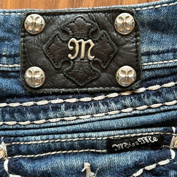 Miss Me Jean Capris - Picture 8 of 11